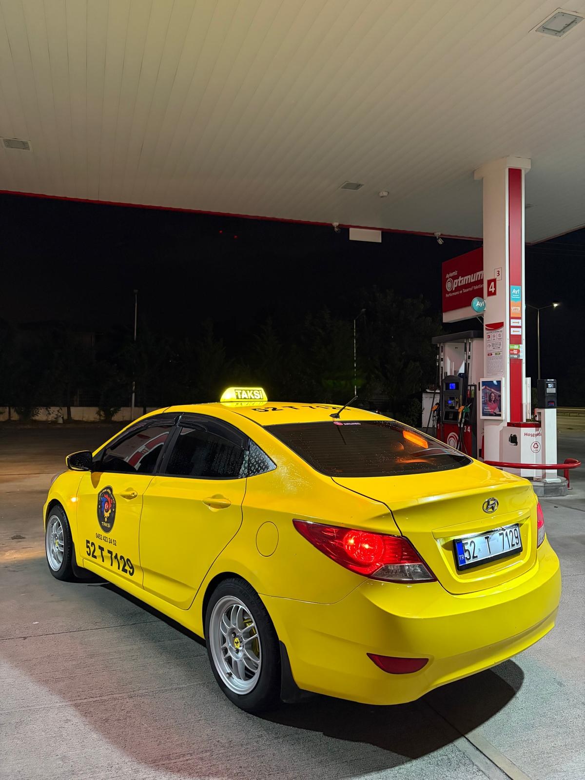 Taksi araçları